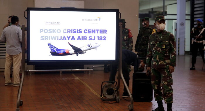 Indonesia: governo conferma,volo Sriwijaya Air precipitato