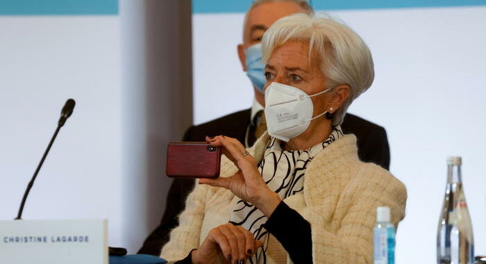 Lagarde, fare presto sul recovery, ripresa dipende da lockdown
