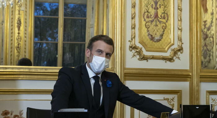 Macron potrebbe annunciare il terzo lockdown domenica