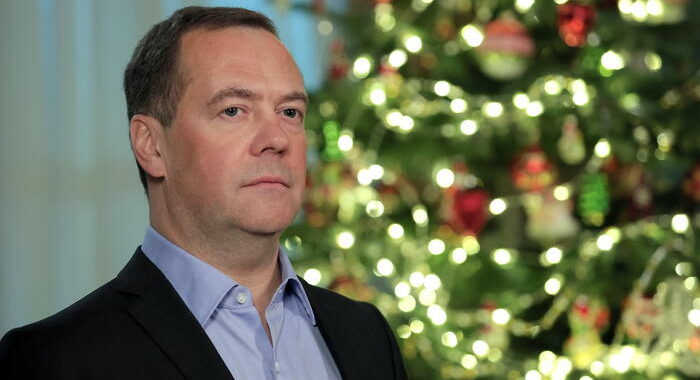 Medvedev, per Usa export democrazia è diventato boomerang