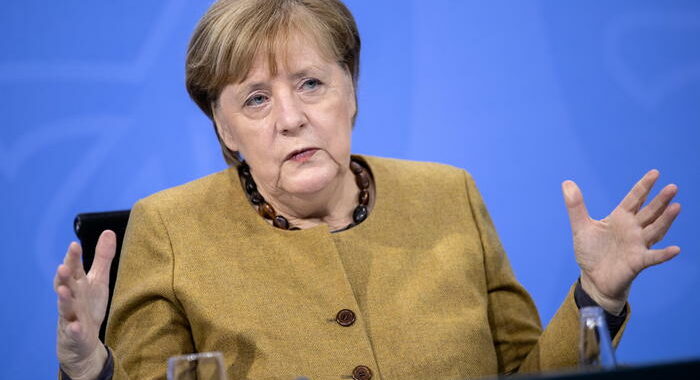 Merkel, servono altre 8-10 settimane di misure dure
