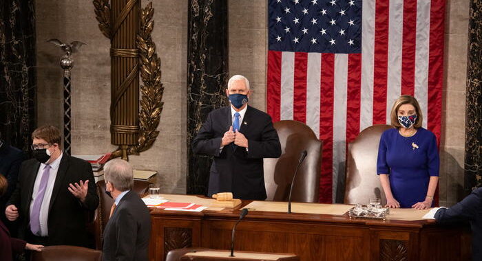 Pelosi, assalto vergognoso ma Camera al lavoro stasera