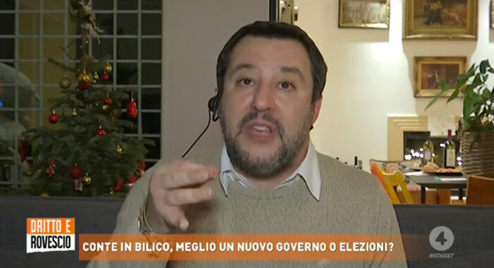 Salvini,squallido Conte cerchi parlamentari per salvarsi