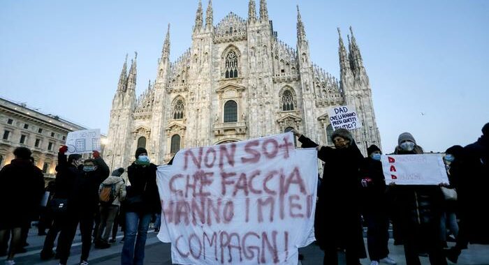 Scuola: oggi riaprono le superiori in tre Regioni