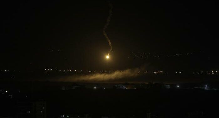 Siria: Ong, almeno 23 morti in raid aerei israeliani
