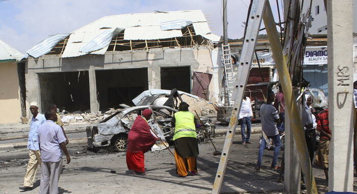 Somalia: Shabaab rivendicano attacco a Mogadiscio