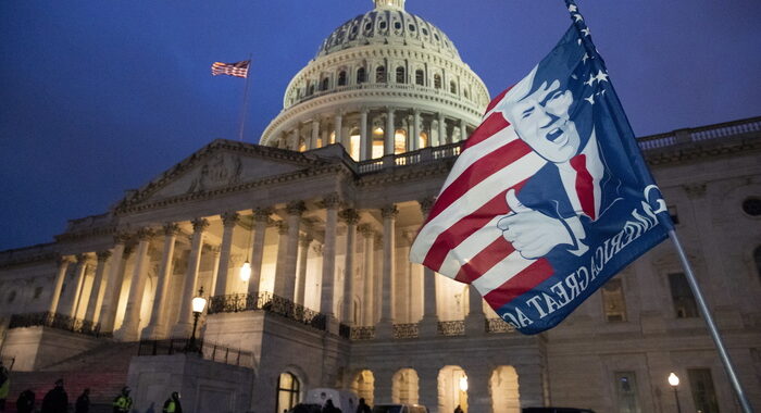 Usa: alla Casa Bianca circola l’ipotesi rimozione di Trump