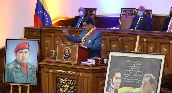 Venezuela: dopo 5 anni Maduro tornato in Parlamento