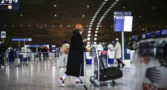 Ampliamento aeroporto Parigi non si farà,esultano ecologisti