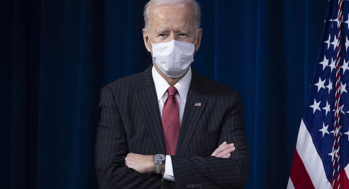 Biden a Xi: preoccupati per situazione di Hong Kong e uiguri