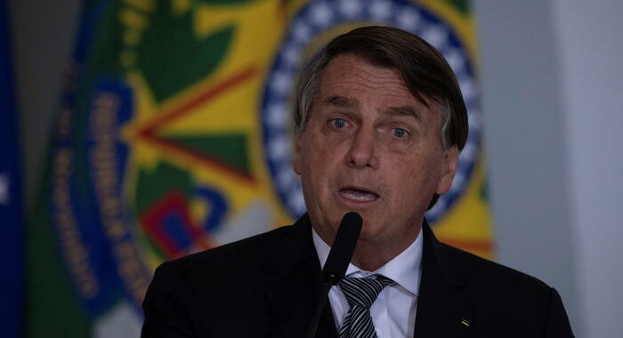 Covid: dietrofront Bolsonaro su clorochina,’Forse è placebo’
