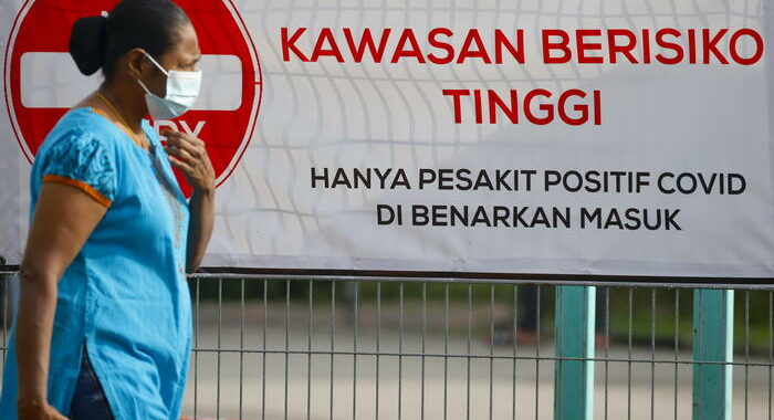 Covid: la Malaysia vaccinerà anche i residenti stranieri