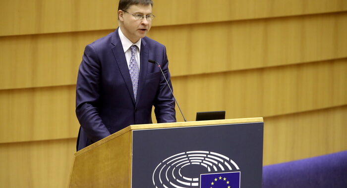 Dombrovskis, Recovery porti a vera trasformazione