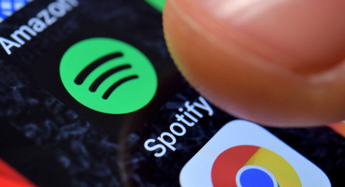 Dopo Twitter, anche a Spotify smart working per sempre