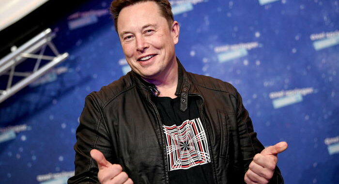 Elon Musk manda in tilt Clubhouse, il social del momento