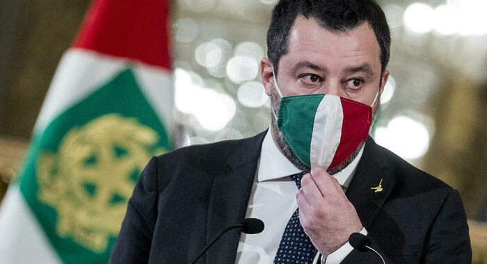 Governo: Salvini, Mattarella senta cosa pensa il Paese