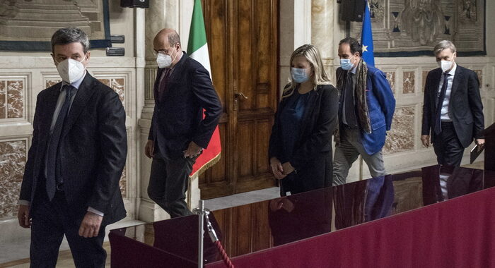 Governo: Zingaretti, Conte e Gualtieri punti fermi