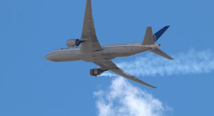 Incidente Denver, Boeing ferma tutti 777 con stesso motore