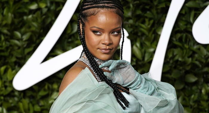 India:Rihanna sostiene proteste contadini, l’ira del governo