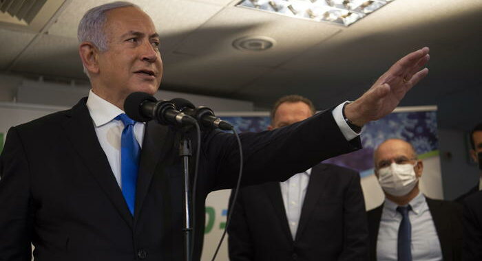 Israele: Netanyahu nel Golfo per breve visita