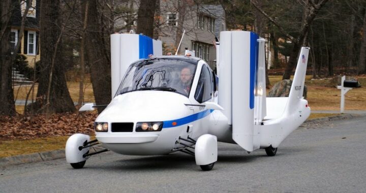 Siamo nel futuro: ecco la prima auto volante!