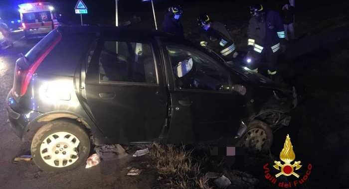 Sorelline ferite in incidente d’auto, morta la più piccola