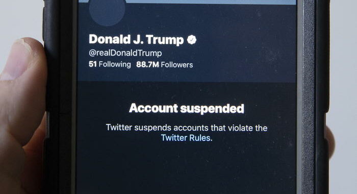 Twitter, il bando verso Donald Trump è per sempre