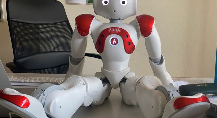 Un robot come personal trainer per gli anziani