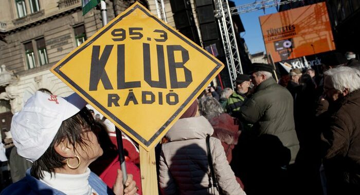Ungheria: Bruxelles, si lasci trasmettere Klubradio