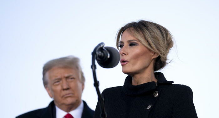 Usa: Melania Trump fra spa e cene, snobba l’impeachment