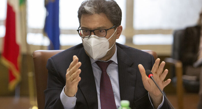 A.Mittal: Giorgetti, serve aggiornamento piano industriale