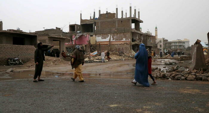 Afghanistan: autobomba a Herat, salgono a otto le vittime