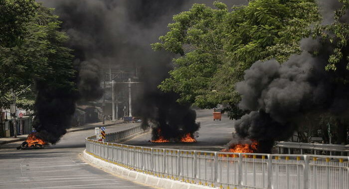 Birmania: almeno 14 morti in repressione proteste anti-golpe