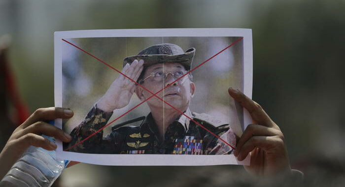 Birmania: comandante Min Aung Hlaing tra sanzionati Ue