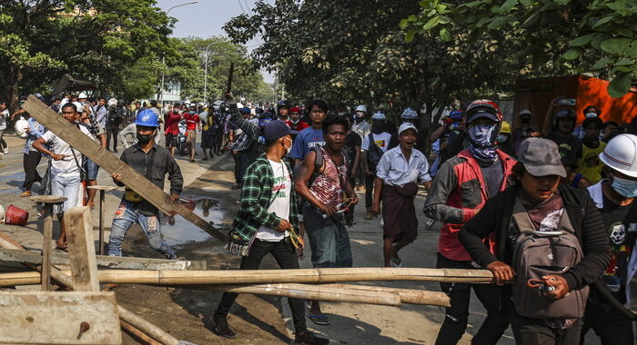 Birmania: Farnesina, violenze intollerabili devono finire
