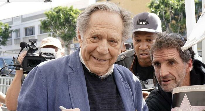 Cinema, morto a 87 anni l’attore americano George Segal