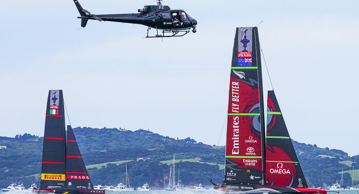 Coppa America: al via gara 3, buona partenza per Luna Rossa