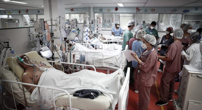 Covid: Brasile, nuovo record morti, oltre 11,6 mln di casi