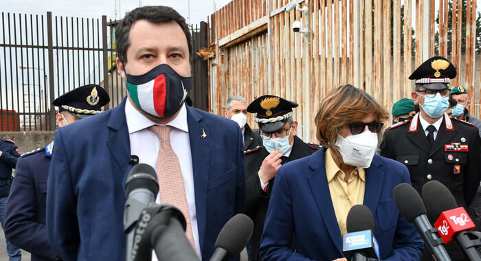 Covid: Salvini, lockdown senza vaccini non serve a niente