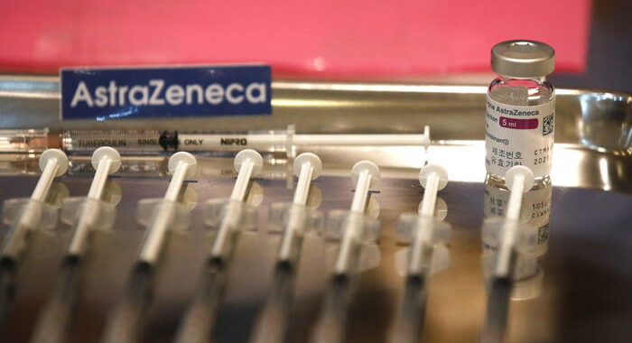 Fonti Ue all’ANSA, ‘valutiamo misure contro AstraZeneca’