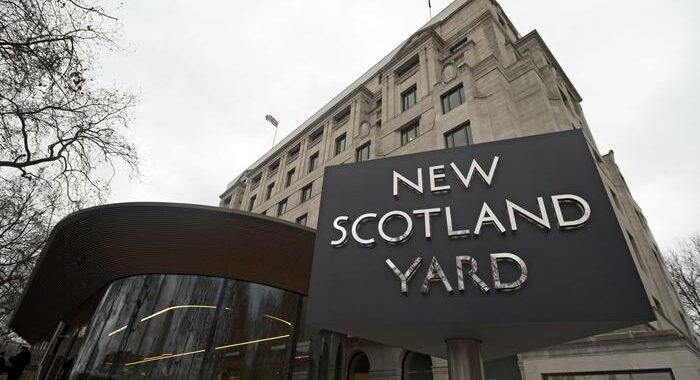 Gb: l’agente arrestato in tribunale rimarrà in carcere