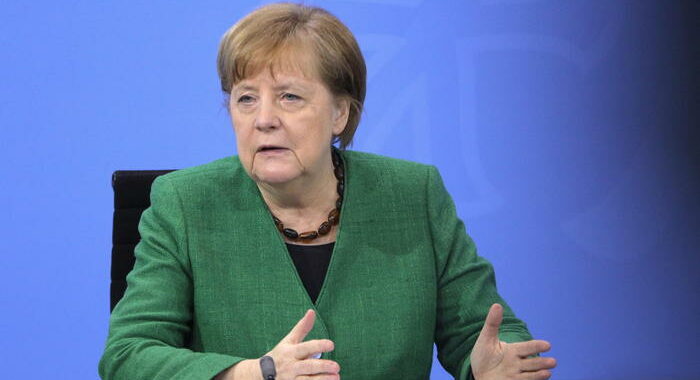 Germania: Cdu-Csu crolla al 29%, Verdi volano al 21%
