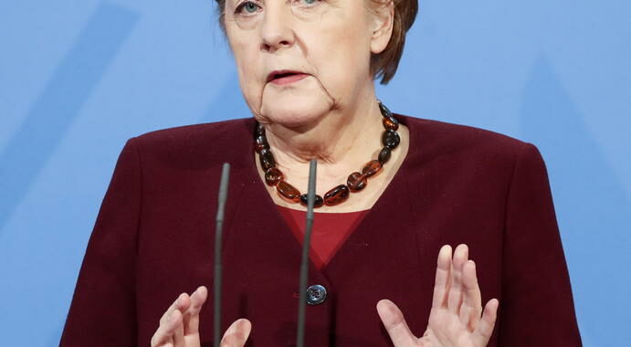 Germania:crollo conservatori Merkel al 26%, Verdi più vicini