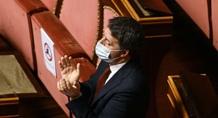 Iv: Zingaretti, solidarietà e un abbraccio a Renzi