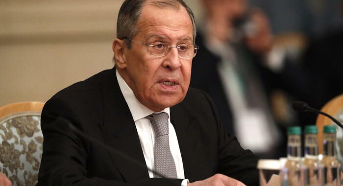 Lavrov, Mosca e Pechino riducano dipendenza dal dollaro