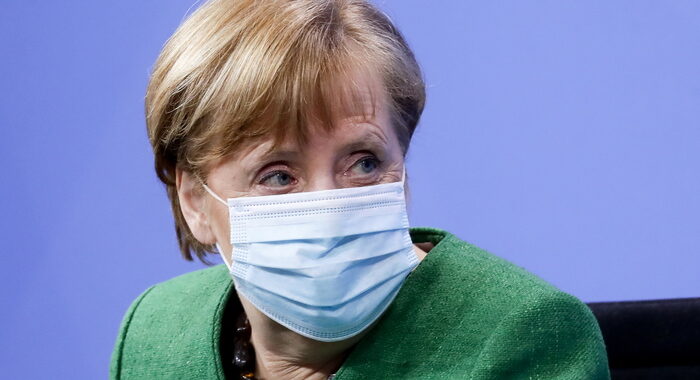 Merkel: Germania in un nuova pandemia a causa delle varianti