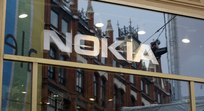 Nokia: progetta tagli per 5-10mila lavoratori al 2023