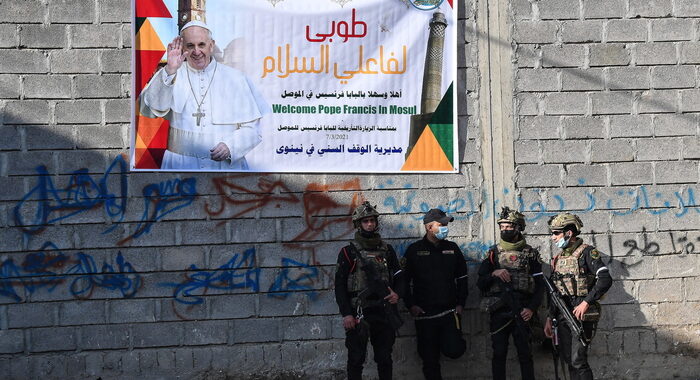 Papa: a Mosul tra le macerie della guerra