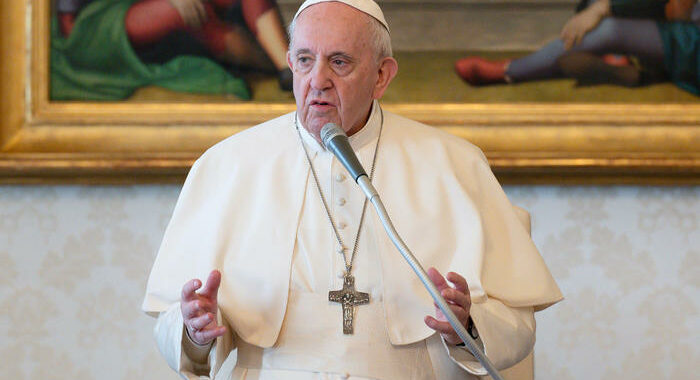 Papa: finanze, condotte irreprensibili e trasparenza