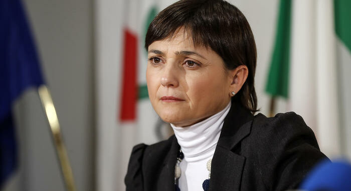 Pd: Serracchiani, leadership femminile è conquista società